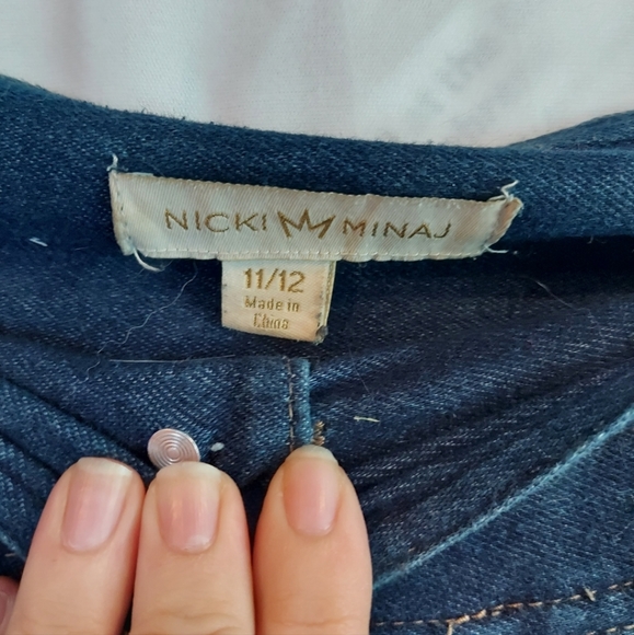 Nikki Manaj Shorts - Picture 3 of 3